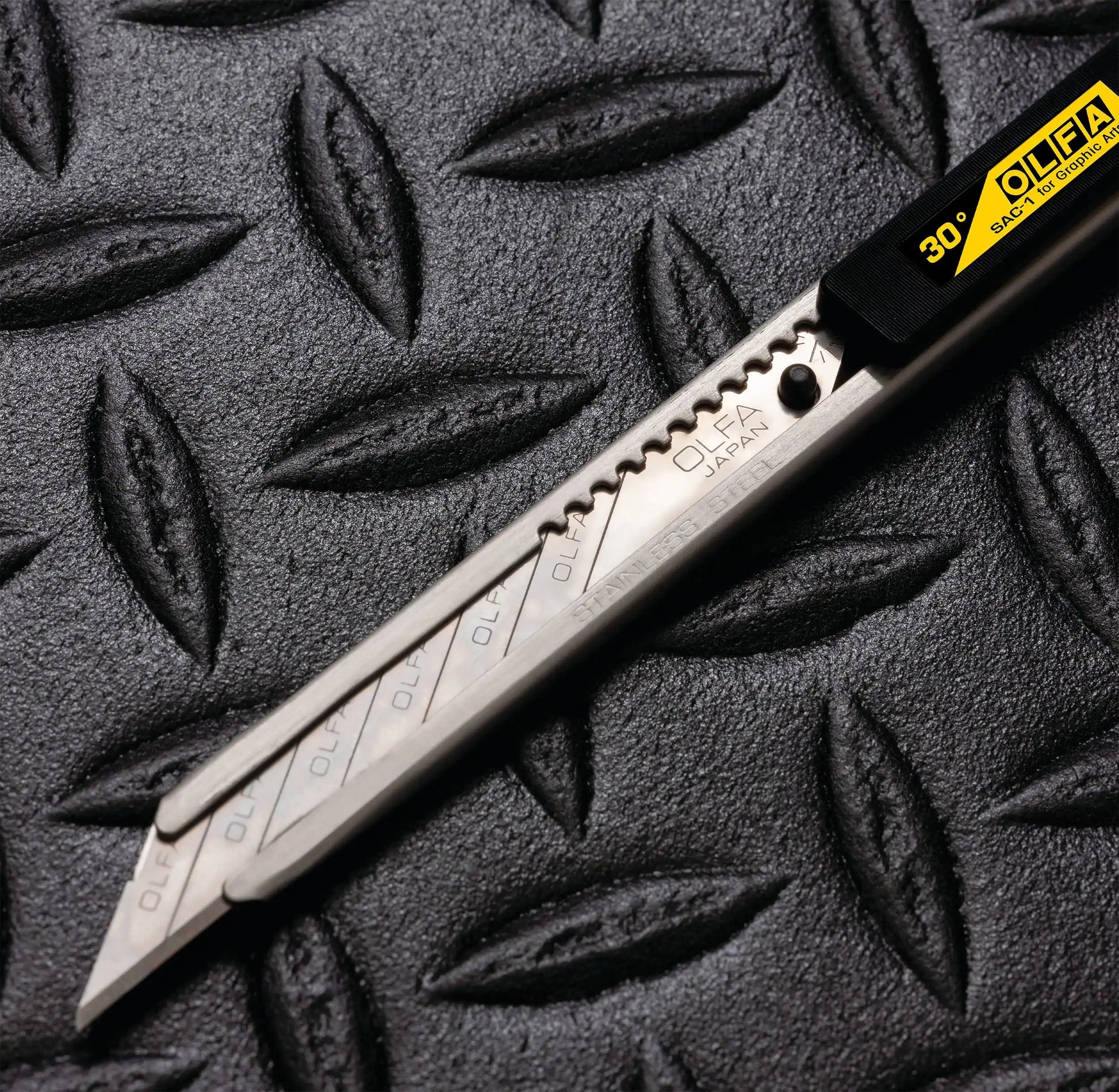 Olfa Stainless Steel Auto-Lock Knife - SAC-1 vinyl wrap cutting tool - additional view