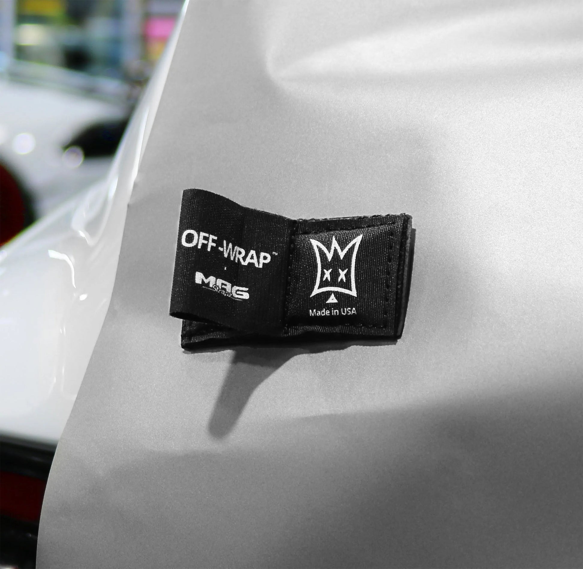 Off-Wrap x MagStrapz Magnets magnetic vinyl wrap tool - product in use